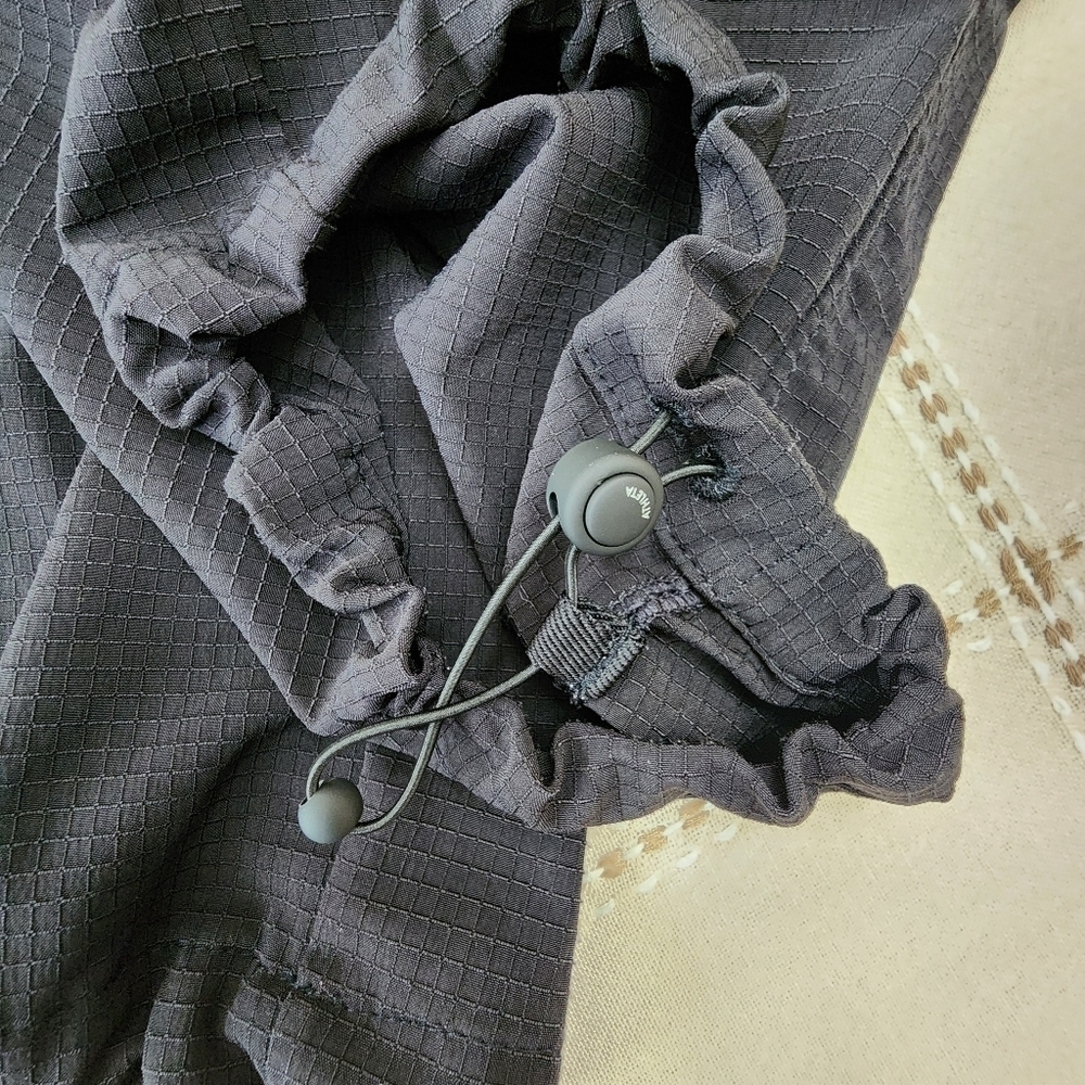 Athleta Black Cargo Jogger Pants Black Elastic draw string Leg Cuffs Size S - Picture 6 of 9